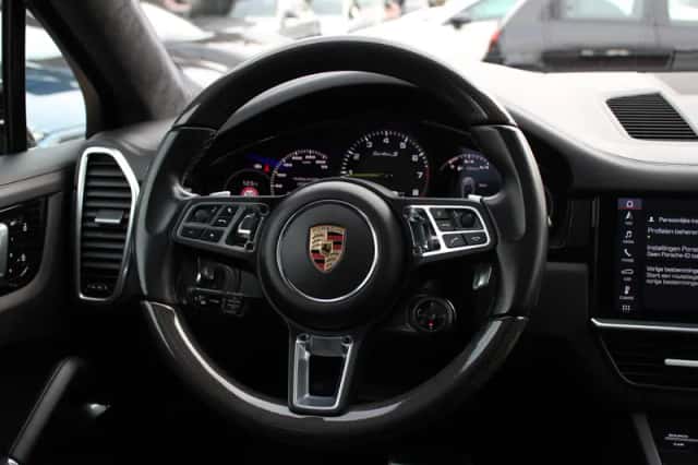 Porsche Cayenne (2019) thumbnail 17