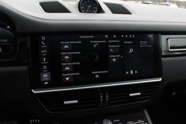 Porsche Cayenne (2019) thumbnail 23