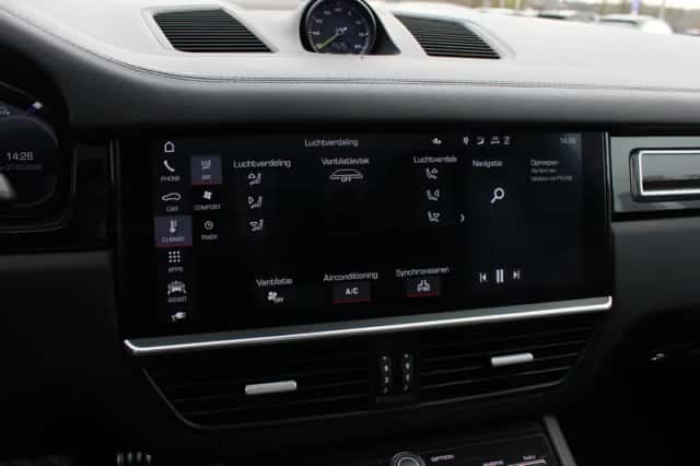 Porsche Cayenne (2019) thumbnail 24