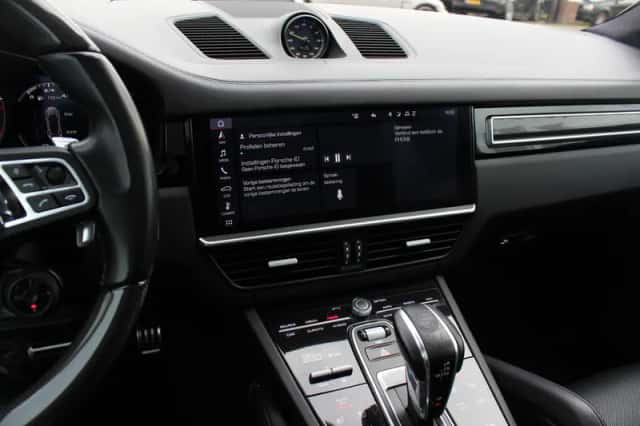 Porsche Cayenne (2019) thumbnail 25