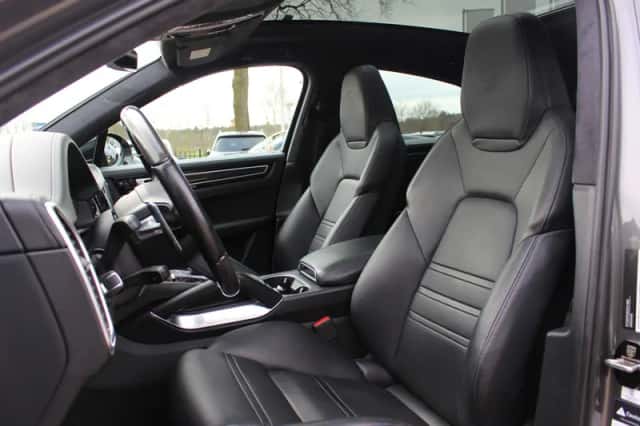 Porsche Cayenne (2019) thumbnail 4