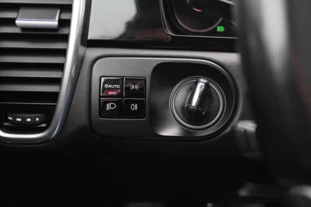 Porsche Cayenne (2019) thumbnail 36