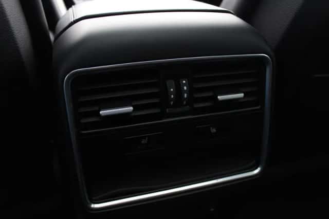 Porsche Cayenne (2019) thumbnail 37