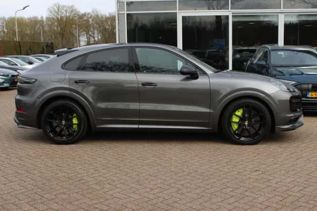 Porsche Cayenne (2019) thumbnail 5