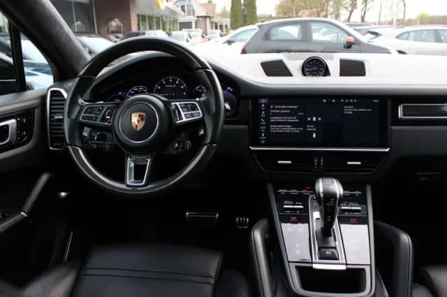 Porsche Cayenne (2019) thumbnail 9