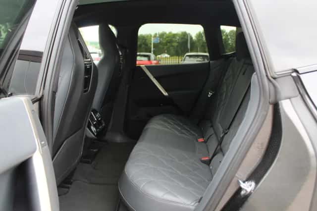 BMW iX (2022) thumbnail 12
