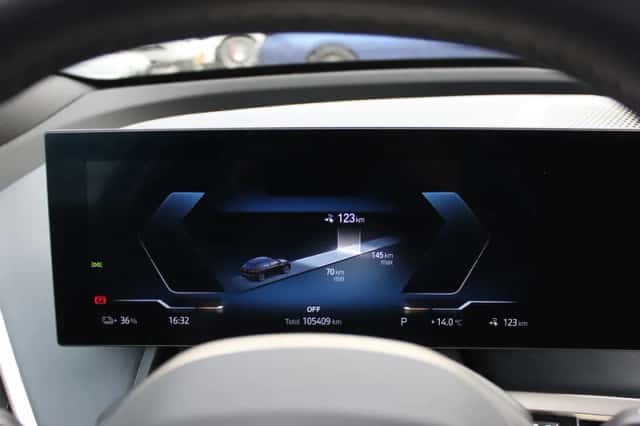 BMW iX (2022) thumbnail 20