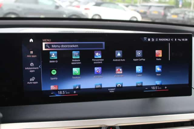 BMW iX (2022) thumbnail 28