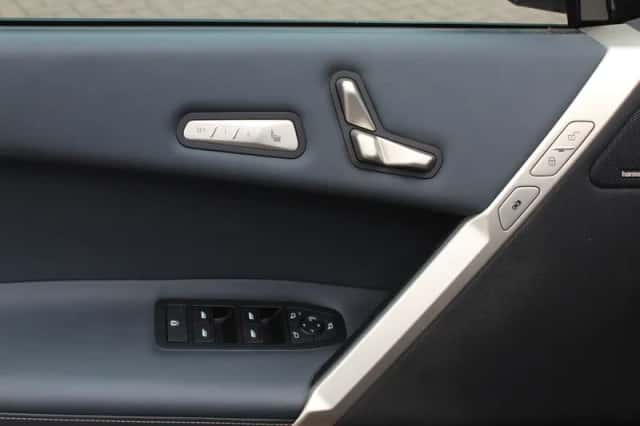 BMW iX (2022) thumbnail 30