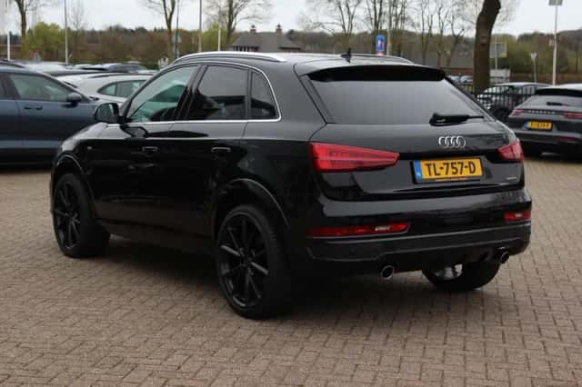 Audi Q3 (2015) thumbnail 3