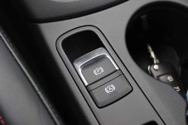 Audi Q3 (2015) thumbnail 30