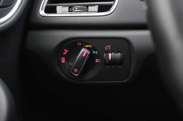 Audi Q3 (2015) thumbnail 35