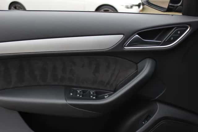 Audi Q3 (2015) thumbnail 36