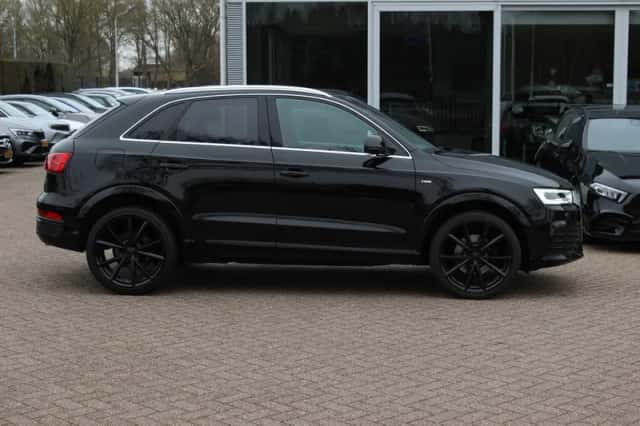Audi Q3 (2015) thumbnail 5