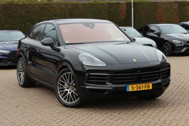 Porsche Cayenne (2023) thumbnail 1