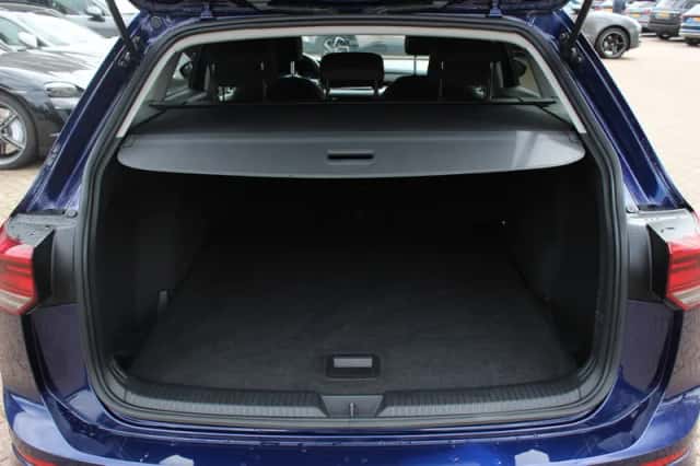 Volkswagen Golf (2021) thumbnail 16