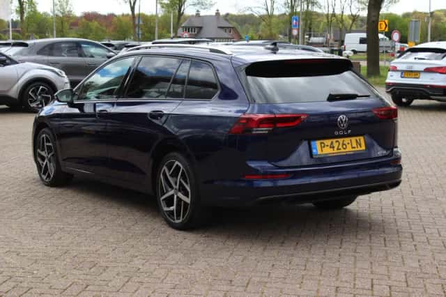 Volkswagen Golf (2021) thumbnail 3