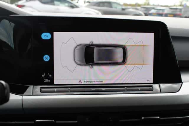 Volkswagen Golf (2021) thumbnail 24