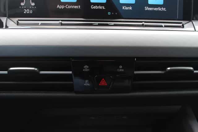 Volkswagen Golf (2021) thumbnail 27