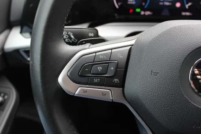Volkswagen Golf (2021) thumbnail 30