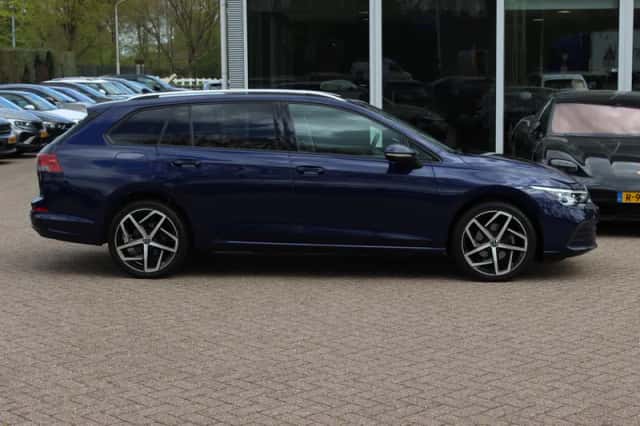 Volkswagen Golf (2021) thumbnail 5
