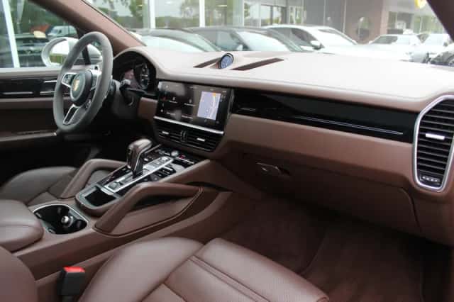 Porsche Cayenne (2022) thumbnail 13