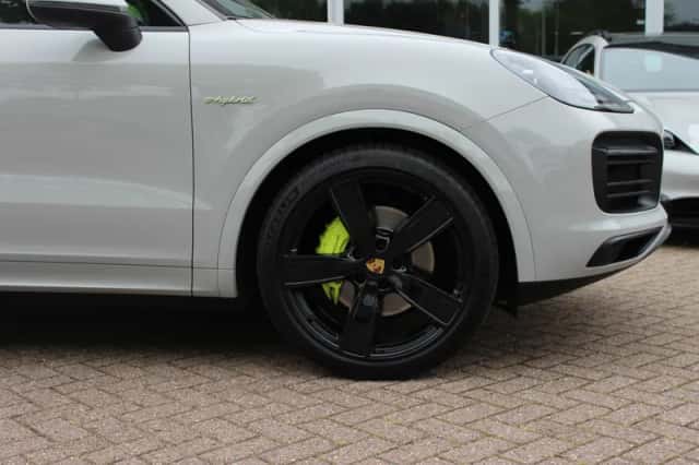 Porsche Cayenne (2022) thumbnail 14