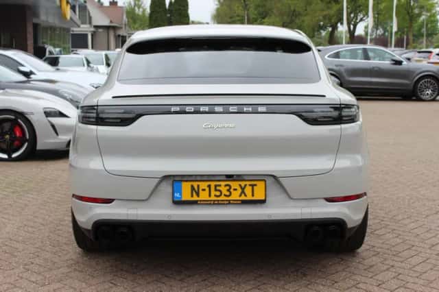 Porsche Cayenne (2022) thumbnail 15