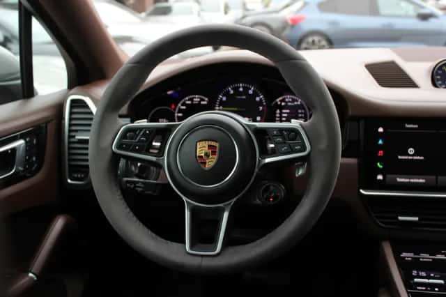 Porsche Cayenne (2022) thumbnail 17