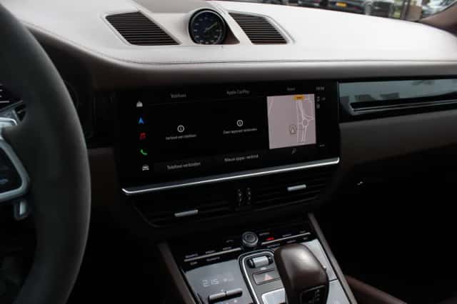 Porsche Cayenne (2022) thumbnail 19