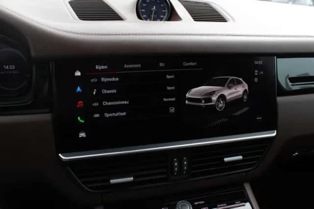 Porsche Cayenne (2022) thumbnail 21