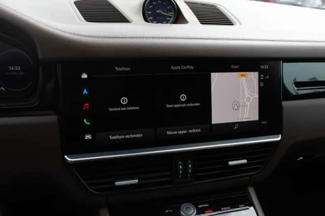 Porsche Cayenne (2022) thumbnail 24