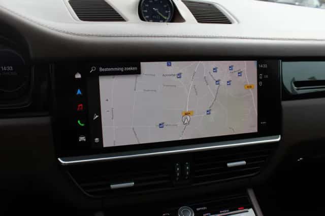 Porsche Cayenne (2022) thumbnail 25