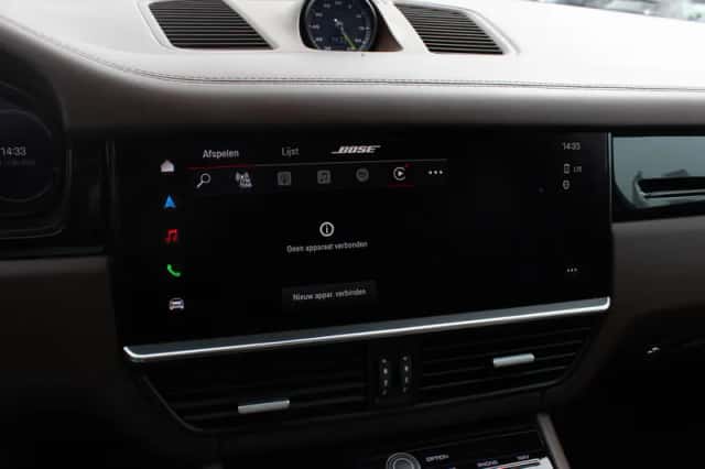 Porsche Cayenne (2022) thumbnail 26