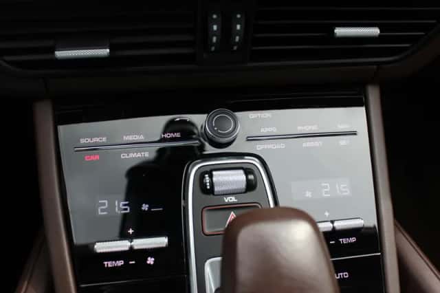 Porsche Cayenne (2022) thumbnail 29