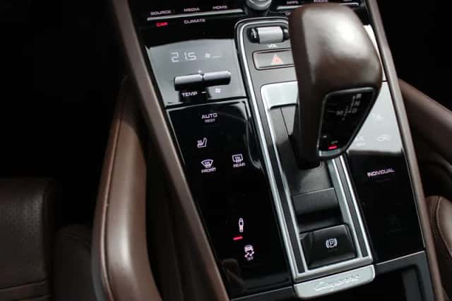 Porsche Cayenne (2022) thumbnail 30