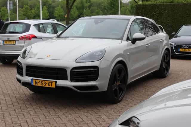 Porsche Cayenne (2022) thumbnail 6
