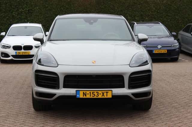 Porsche Cayenne (2022) thumbnail 8