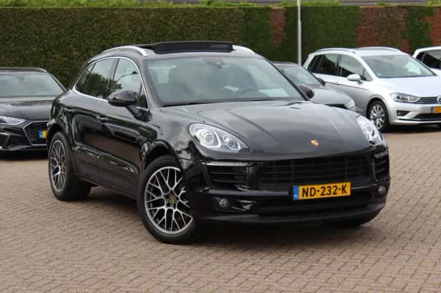 Porsche Macan (2017) thumbnail 1