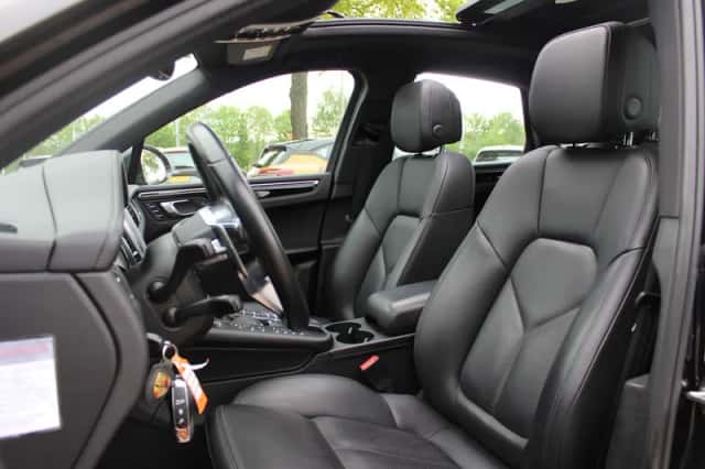 Porsche Macan (2017) thumbnail 4