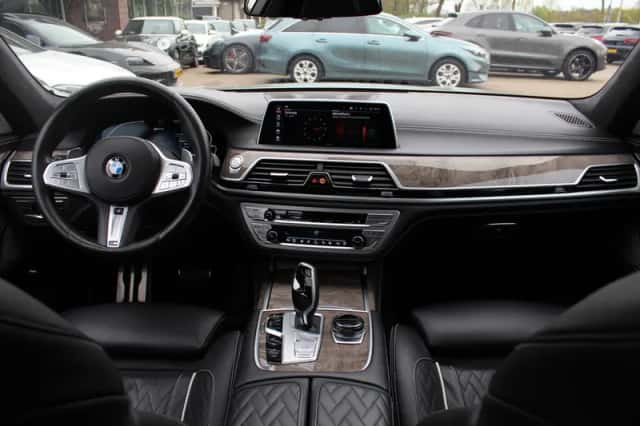 BMW 7-Serie (2020) thumbnail 3