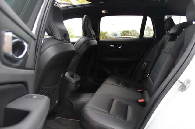 Volvo V60 (2018) thumbnail 12