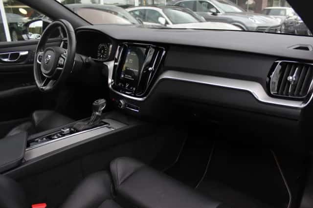 Volvo V60 (2018) thumbnail 14