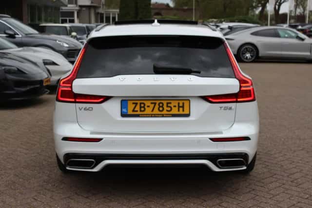 Volvo V60 (2018) thumbnail 16
