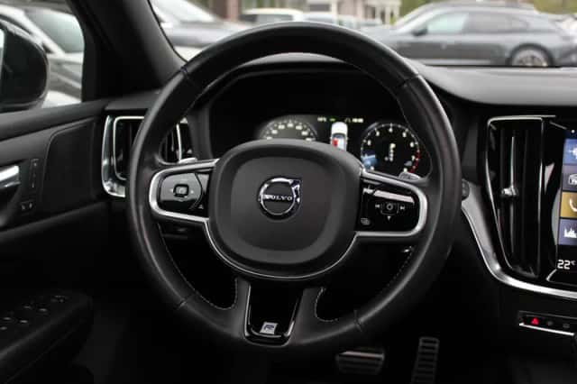 Volvo V60 (2018) thumbnail 19