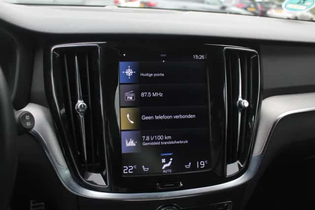 Volvo V60 (2018) thumbnail 22
