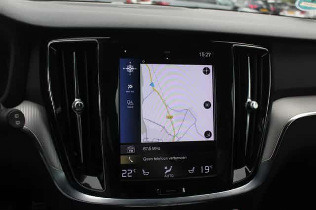 Volvo V60 (2018) thumbnail 25