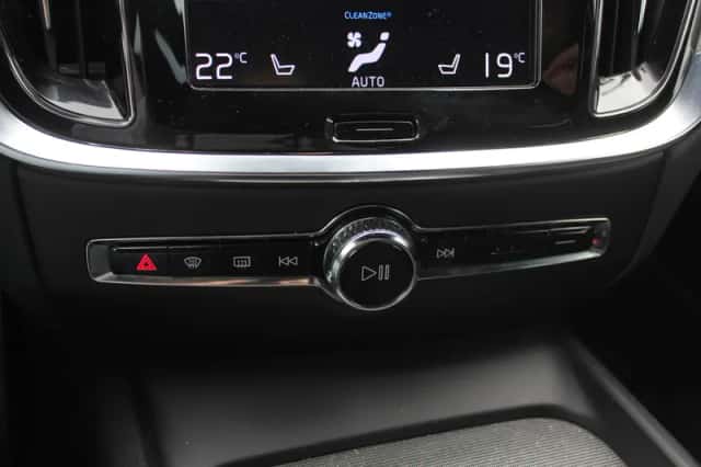 Volvo V60 (2018) thumbnail 27