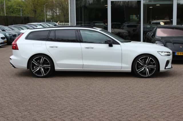 Volvo V60 (2018) thumbnail 5