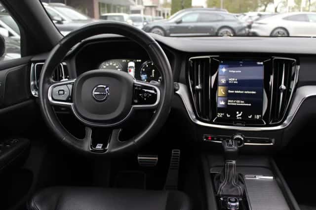 Volvo V60 (2018) thumbnail 10